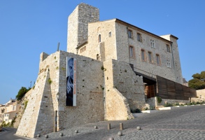 RS85057 Dreamstime Xl 30278286