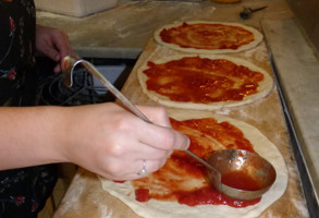 Sorrento Pizza Making